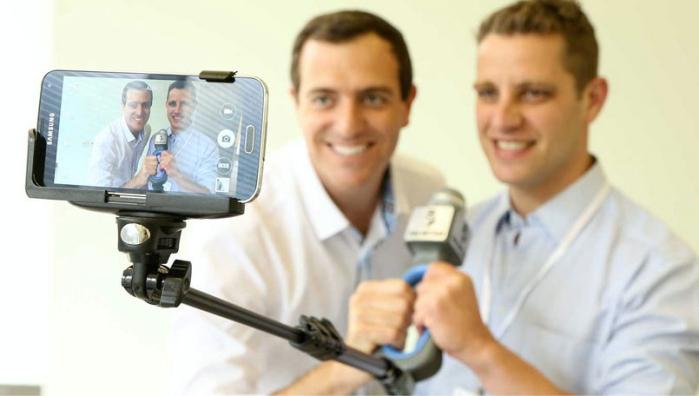 Mikrofonlu selfie çubuğu təqdim olundu