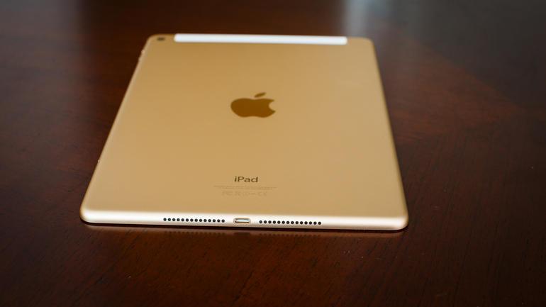 Qızıl korpuslu iPad 2 planşeti satışa çıxarılıb