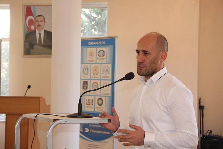 “Həmişə özümü dünənki “özümlə” müqayisə edirəm” - Kamran Ağayev