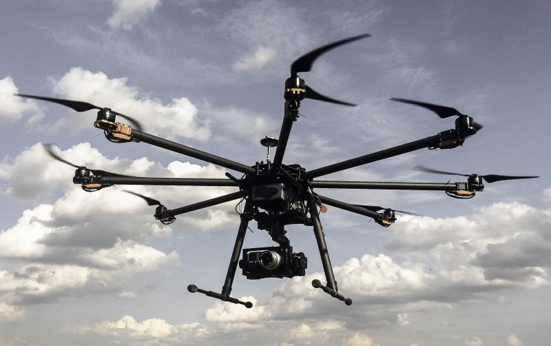 Maneələri dəf edən dron təqdim olunub 