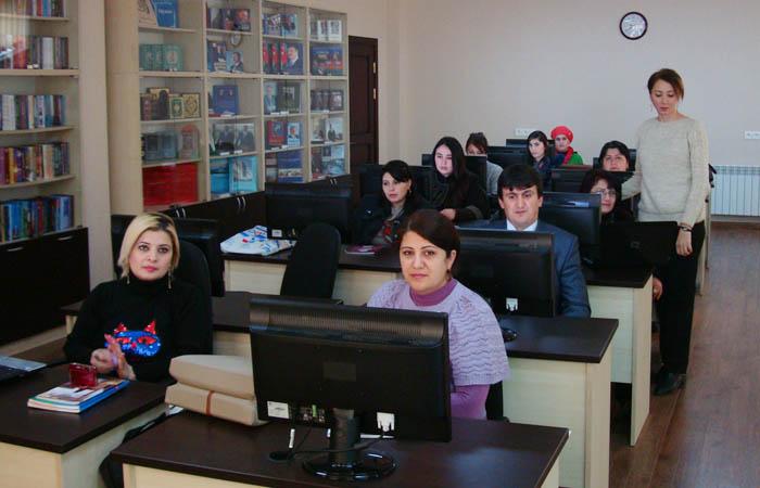4 mindən çox müəllim İKT təlimlərində  qiymətləndirilib