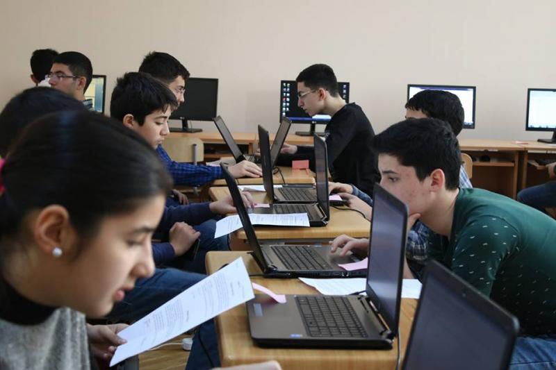 Məktəblilər arasında İnformatika üzrə olimpiada keçirilib 