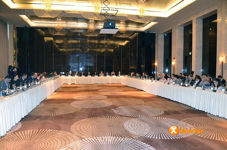 Bakıda İnternet idarəçiliyi mövzusunda konfrans keçirilir- Fotolar 