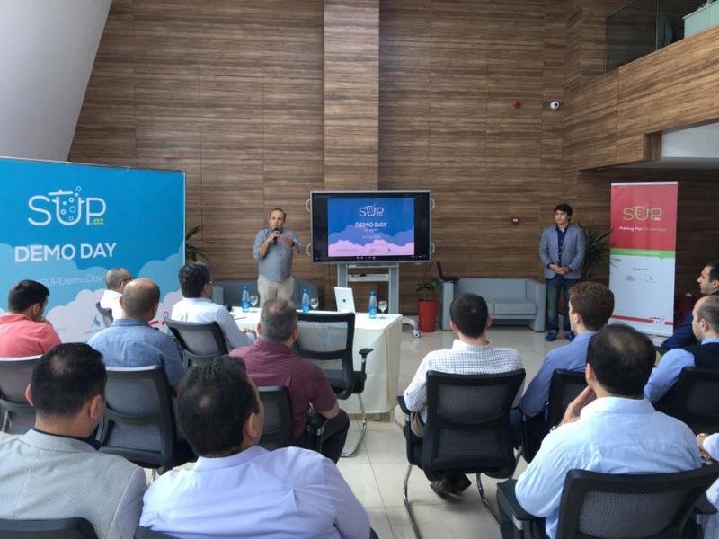 SUP startapları investorlara layihələrini təqdim edir 