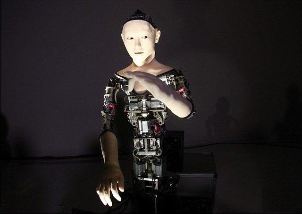 İnsana oxşayan robot yaradılıb