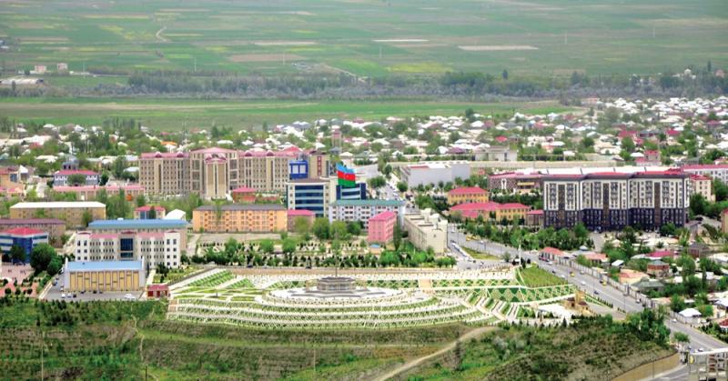 Naxçıvanın ucqar kənd məktəblərinə İT avadanlıqlar verilib