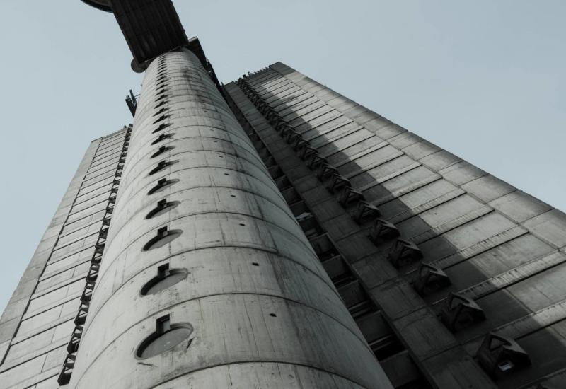 Alimlər betonu elektromaqnit ekrana çevirib