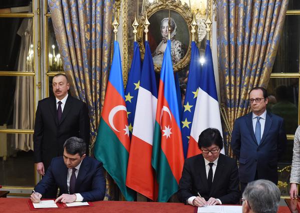 Azərbaycan  və Fransa İKT-nin  inkişafı ilə bağlı yeni sənədlər imzalayıb