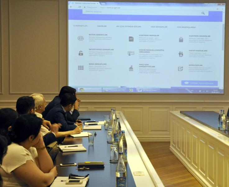 Nazirliyin əməkdaşlarına e-hökumət ilə bağlı seminar keçirilib
