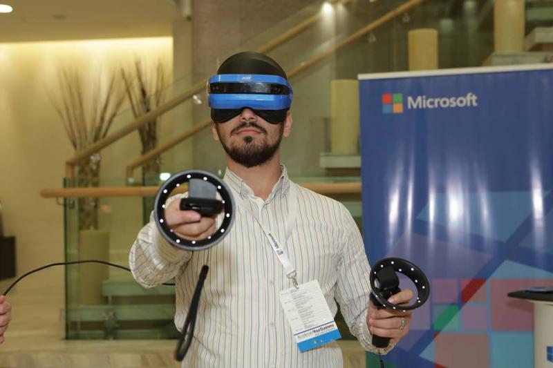 Microsoft Bakıda ən yeni cihazlarını təqdim edib