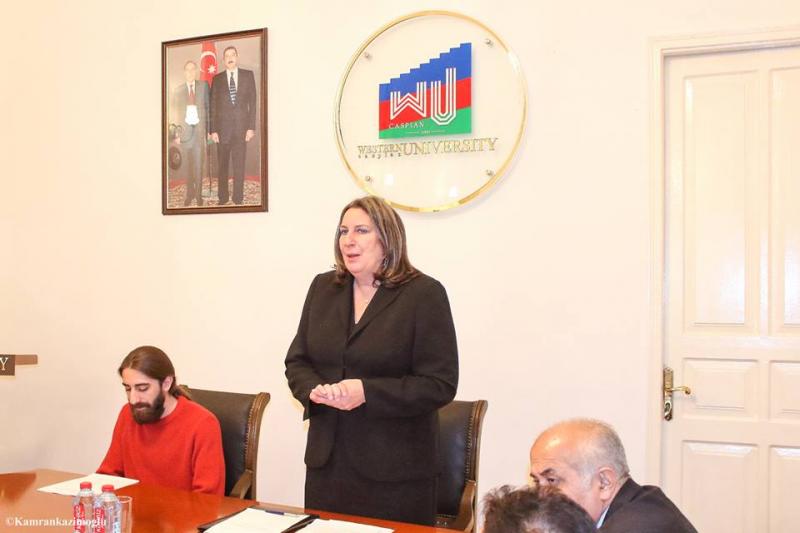 Amerikalı tanınmış professor Qərbi Kaspi Universitetində