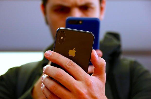 Apple-a əsəbləşdi, 999 milyard təzminat istəyir