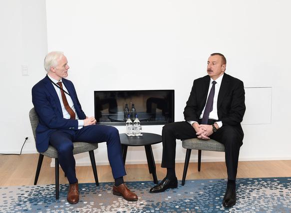 İlham Əliyev Microsoft-un vitse-prezidenti ilə görüşüb