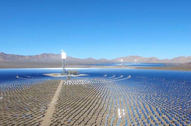 Okeanda üzən ilk günəş enerjisi stansiyası