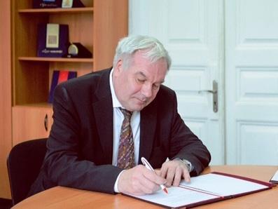 “Sənayenin tələb etdiyi qaydalara uyğun mühəndis hazırlayırıq”-Müsahibə