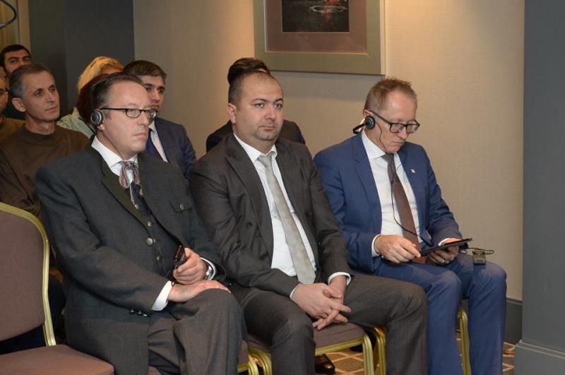 Elektron ticarətdə elektron identifikasiyanın tətbiqi ilə bağlı dəyirmi masa keçirilib