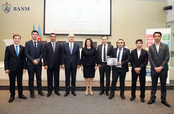 İnnovasiya müsabiqəsinin qalibi olan Bakı Ali Neft Məktəbinin tələbələri təltif olundular