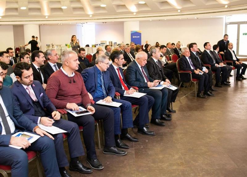 Bakıda Ali təhsilin rəqəmsal transformasiyası seminarı keçirilib