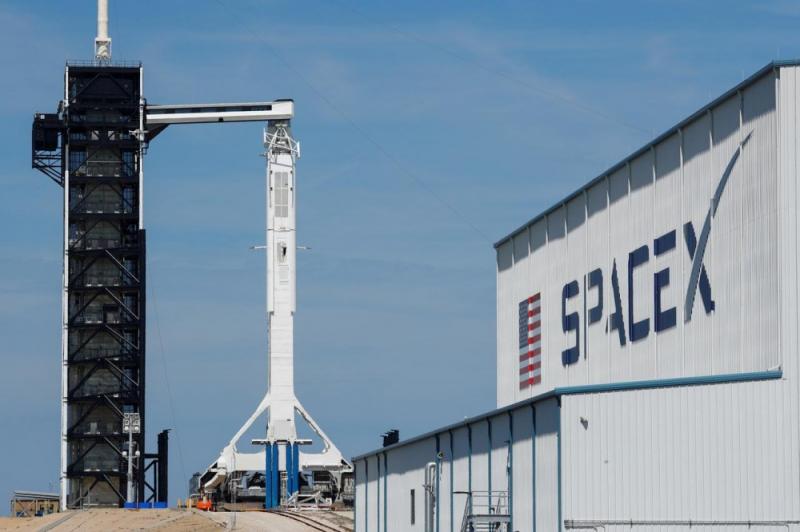 SpaceX Beynəlxalq Kosmik Stansiyaya maneken-pilot göndərir