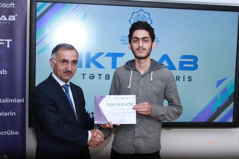 Əşyaların interneti təcrübə proqramının iştirakçılarına sertifikatlar təqdim olunub