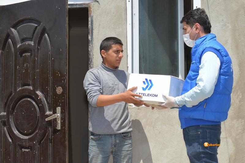 “Aztelekom” MMC aztəminatlı ailələrə bayram sovqatı paylayıb
