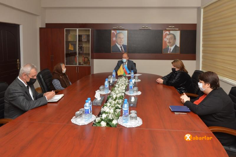“Azərpoçt”un əməkdaşları fəxri adlarla təltif ediliblər