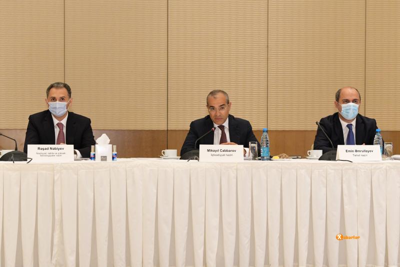“Təhsil, innovasiyalar və iqtisadiyyat” mövzusunda panel müzakirəsi keçirilib