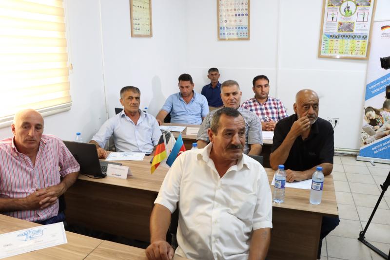 “100 yeni beynəlxalq sürücü” layihəsinin iştirakçılarına sertifikatlar təqdim olunub