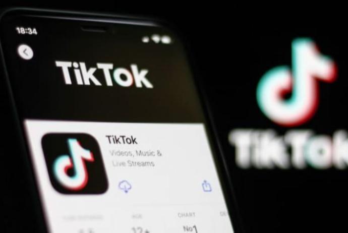 Tramp ABŞ-da “TikTok” sosial şəbəkəsini saxlamağa çalışır