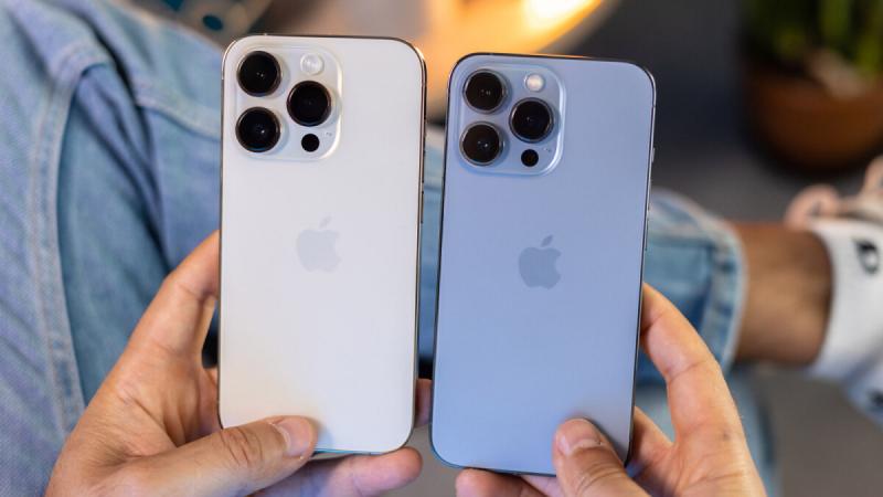 “Apple” bəzi “iPhone” modellərini satışdan çıxarıb