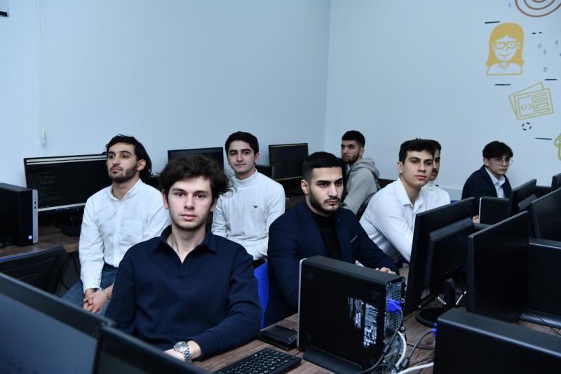 Müəllim və tələbələr “böyük məlumatların emalı sistem”ni yaratdı
