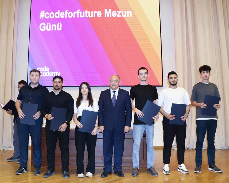 Code Academy AzTU tələbələrinə diplomlar təqdim edib
