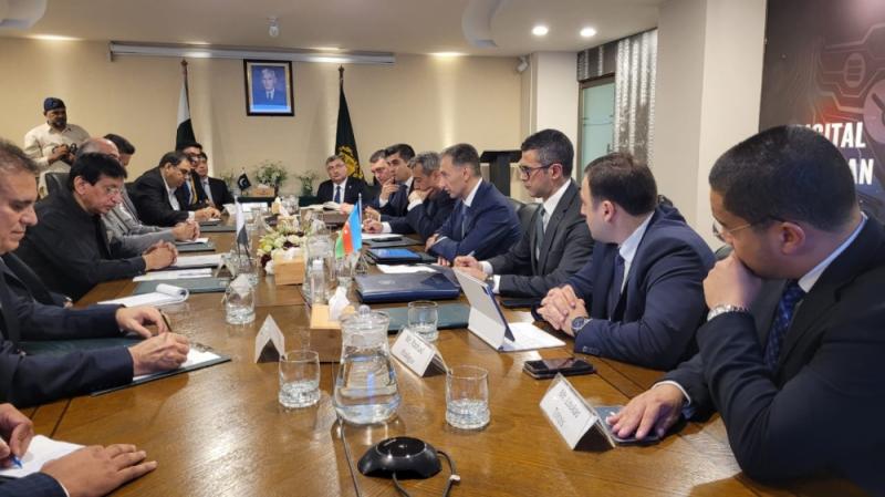 Nazir Pakistanın aparıcı İT şirkətlərinin rəhbərləri ilə görüşüb