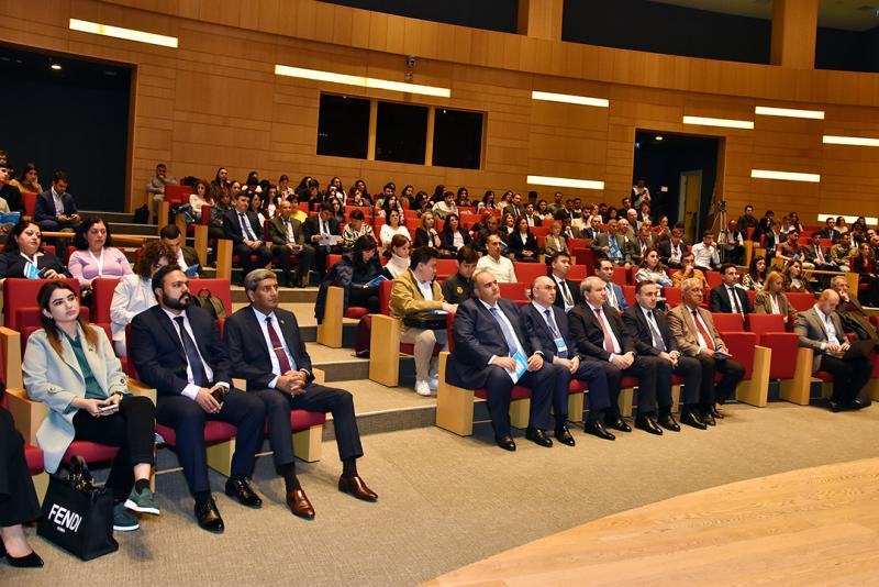İnformasiya və kommunikasiya texnologiyalarının tətbiqi üzrə 17-ci IEEE beynəlxalq konfransı öz işinə başlayıb