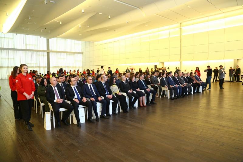“Kod saatı: rəqəmsal gələcəyə addım 2023” müsabiqəsinin qalibləri mükafatlandırılıblar