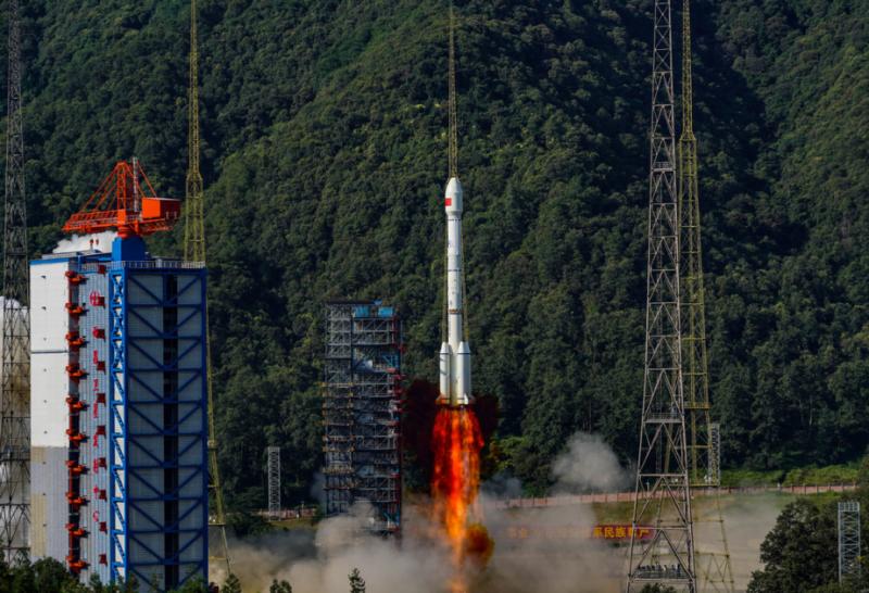 Çin “BeiDou-3” naviqasiya sistemi üçün 2 ehtiyat peyki orbitə çıxarıb
