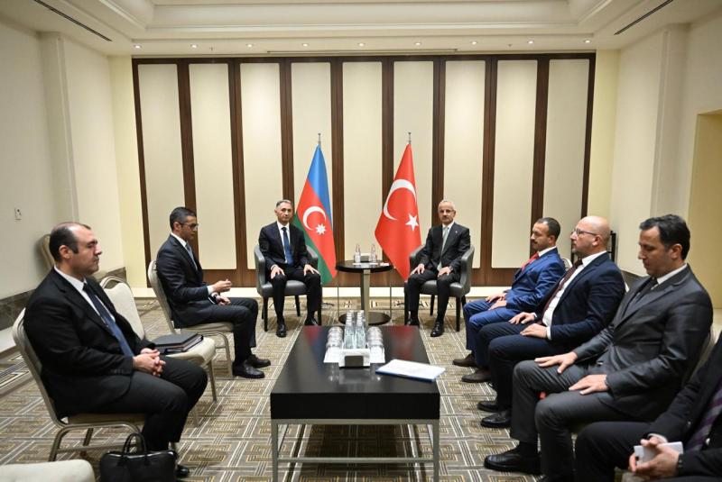 Nazir Rəşad Nəbiyev Türkiyənin nəqliyyat və infrastruktur naziri ilə  görüşüb