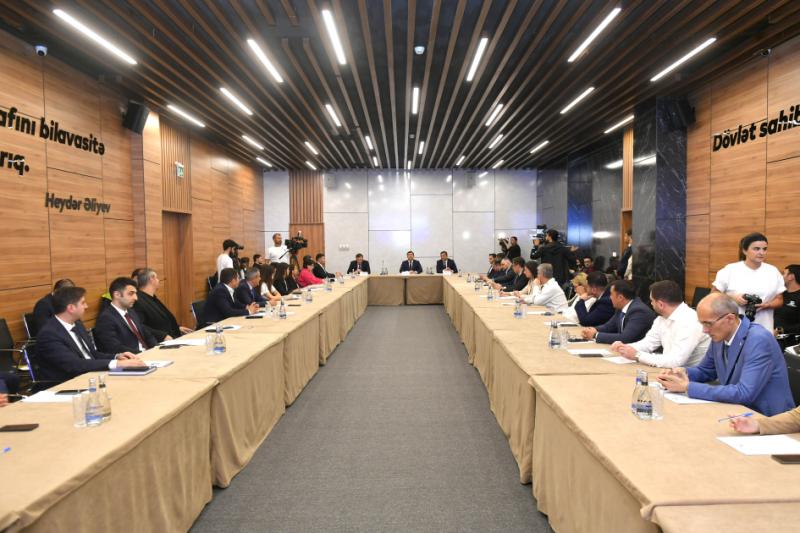 “Biznes mühiti üzrə islahatların və elektron dövlət xidmətləri barədə məlumatların kommunikasiyası” mövzusunda görüş keçirilib 