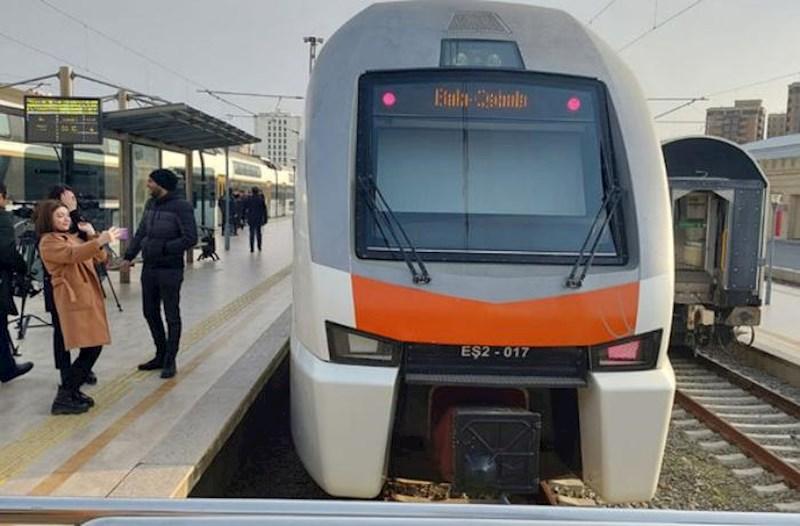 Qatarlarda ödənişsiz “Wi-Fi” xidmətinin tətbiqinə başlanılır