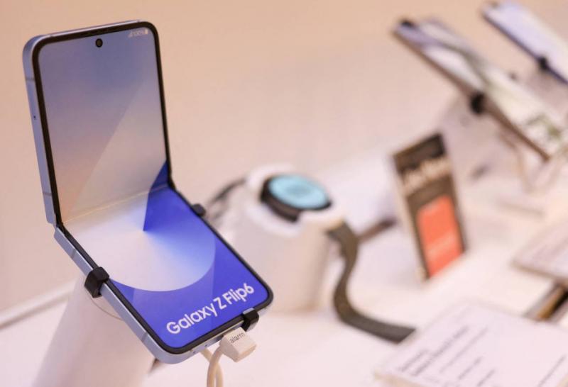 “Samsung” korporasiyası qatlanan smartfon istehsalını azaldacaq