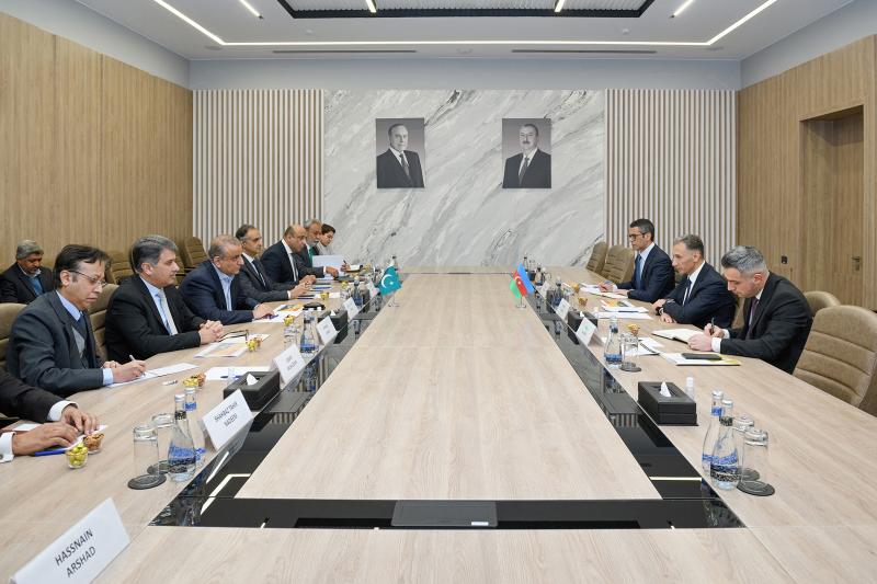 Nazir Rəşad Nəbiyev Pakistanlı nazir ilə görüşüb