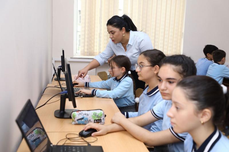 270 təhsil müəssisəsində “Rəqəmsal bacarıqlar” layihəsi tətbiq olunub