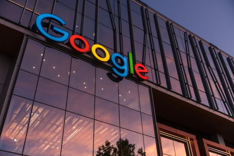 “Google” 100-dən çox dizayneri işdən çıxarıb