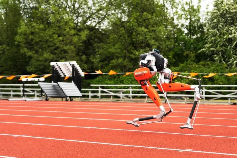 Çin robotu 100 metr məsafədə yeni dünya rekordu qırıb