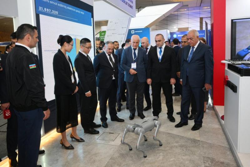 CIDC-2025 tədbirinin rəsmiləri kibertəhlükəsizlik sərgisi ilə tanış olublar