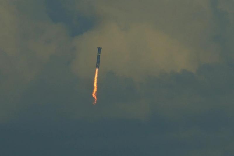 "Starship"in 11-ci sınaq uçuşu başa çatıb