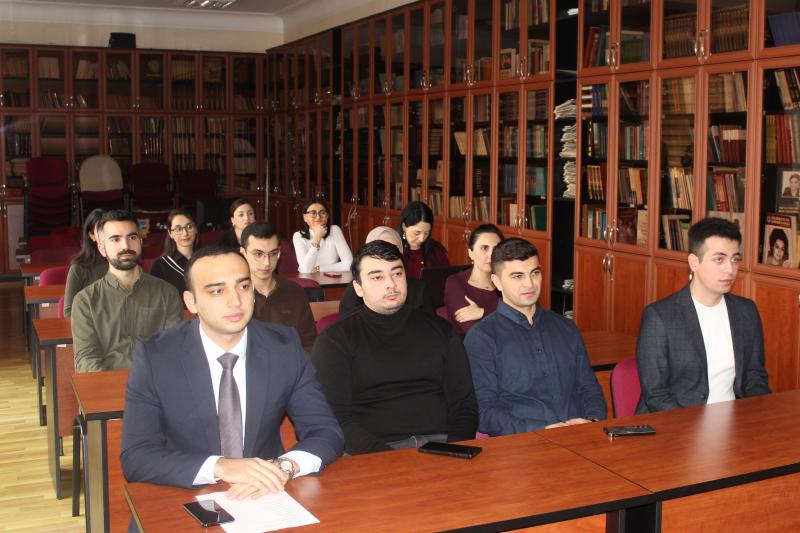 “Suni intellekt və rəqəmsal inkişaf istiqamətləri” müzakirə edilib