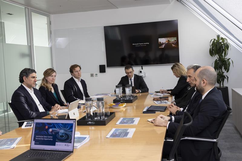 Rəşad Nəbiyev “BlackRock” şirkətinin qlobal rəhbəri ilə görüşüb 