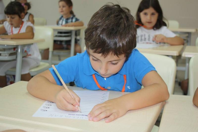 Birincilərin elektron qaydada məktəbə qəbulu başlandı