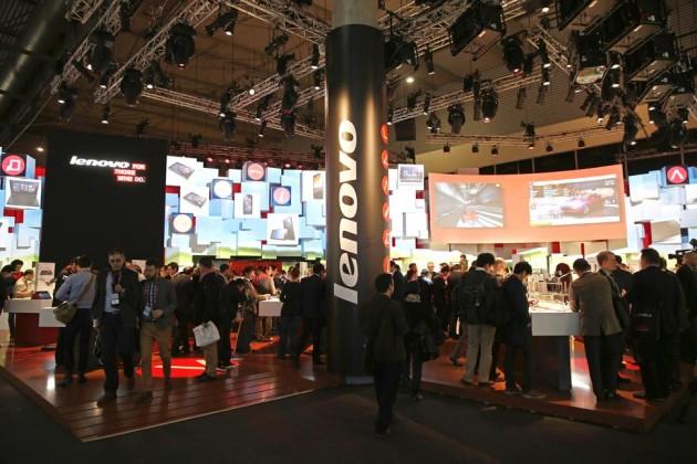 Hərəkət edən proyektorla təchiz olunmuş smartfonun prototipi təqdim edilib 
